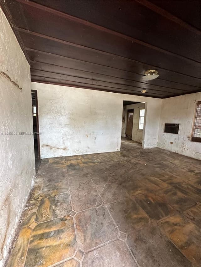 16122 NE 18th Ct, North Miami Beach FL 33162 - North Miami Beach, FL - Photo 4
