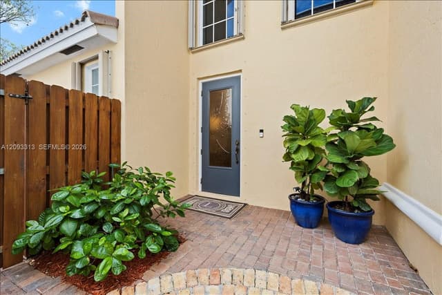 1241 Grant St, Hollywood FL 33019 - Hollywood, FL - Photo 3