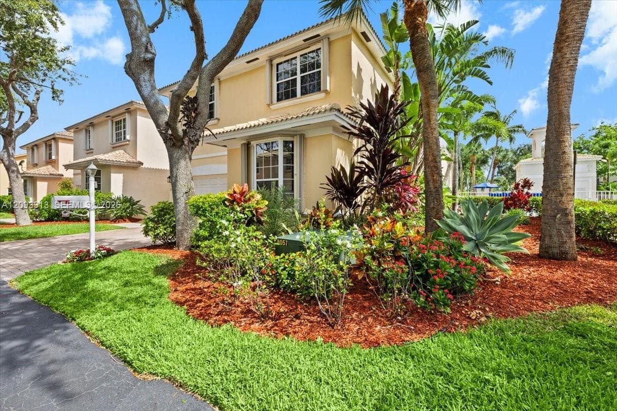 1241 Grant St, Hollywood FL 33019 - Hollywood, FL - Photo 1