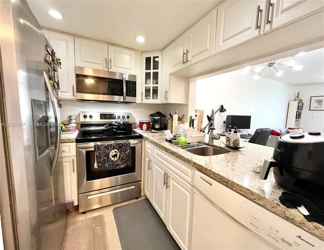 2935 NE 163rd St # 5P, North Miami Beach FL 33160 - North Miami Beach, FL - Photo 5