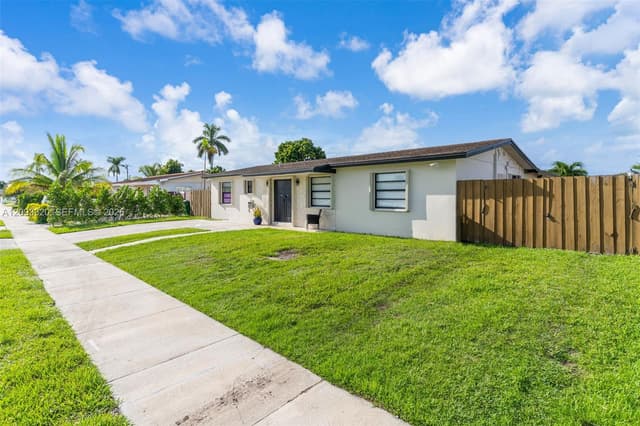15105 SW 305th Ter, Homestead FL 33033 - Homestead, FL - Photo 3