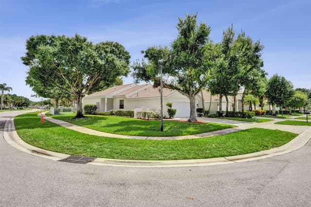 106 HAMILTON Terrace, Royal Palm Beach FL 33414 - Royal Palm Beach, FL - Photo 6