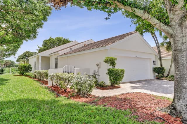 106 HAMILTON Terrace, Royal Palm Beach FL 33414 - Royal Palm Beach, FL - Photo 5