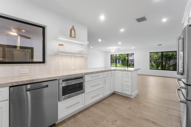 111 FAIRVIEW W, Tequesta FL 33469 - Tequesta, FL - Photo 6