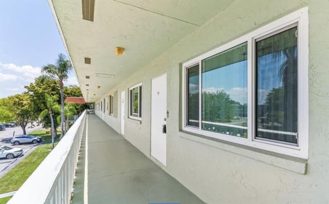 3100 Springdale Boulevard # 307, Palm Springs FL 33461 - Palm Springs, FL - Photo 2