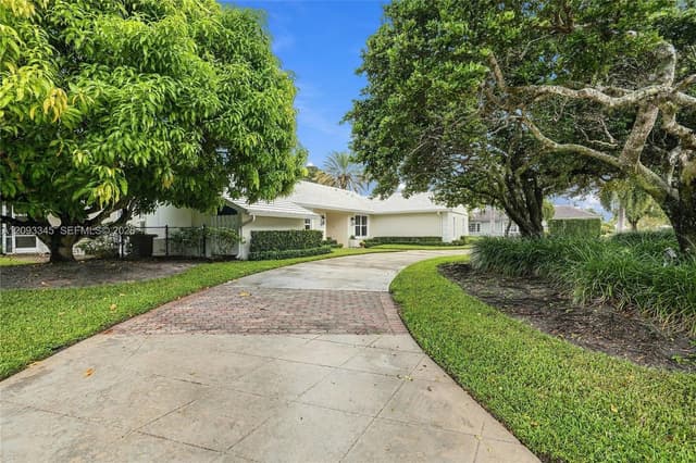 444 Glenbrook Dr, Atlantis FL 33462 - Atlantis, FL - Photo 2
