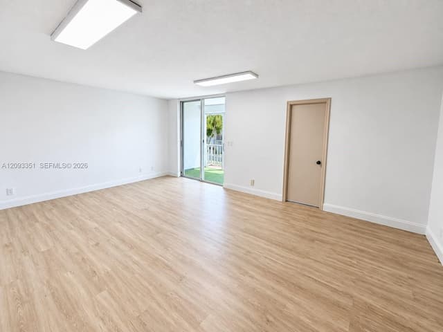 712 NE 26th Ave, Hallandale Beach FL 33009 - Hallandale Beach, FL - Photo 5
