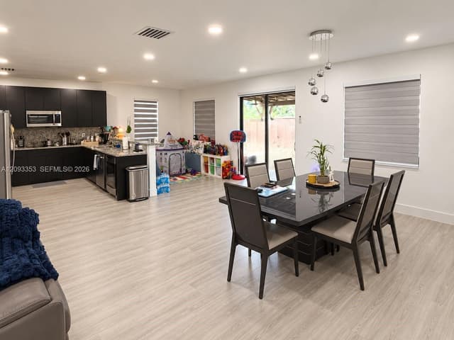 8830 NW 101st Pl, Doral FL 33178 - Doral, FL - Photo 6