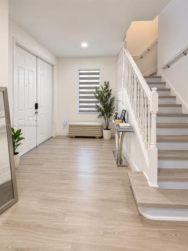 8830 NW 101st Pl, Doral FL 33178 - Doral, FL - Photo 4