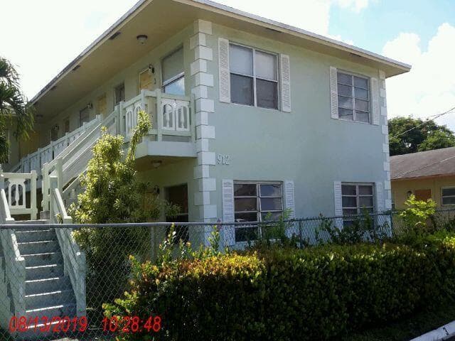 912 SW 15th Terrace # 4, Fort Lauderdale FL 33312 - Fort Lauderdale, FL - Photo 2