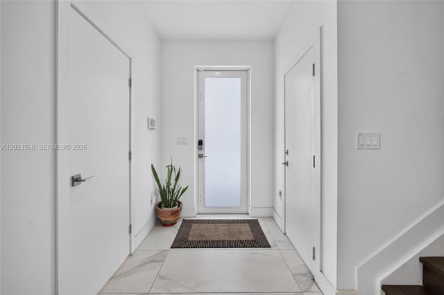 10370 NW 67th Ter, Doral FL 33178 - Doral, FL - Photo 6