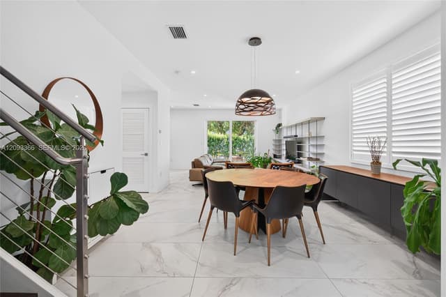 10370 NW 67th Ter, Doral FL 33178 - Doral, FL - Photo 7