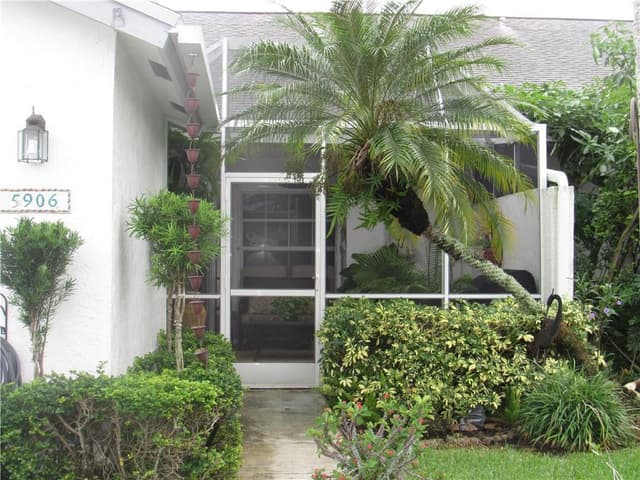 5906 NW 93RD Terrace, Tamarac FL 33321 - Tamarac, FL - Photo 2