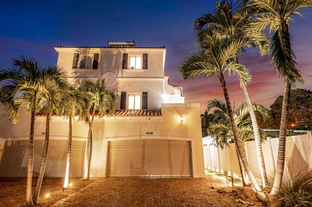 1419 NE 4th Place, Fort Lauderdale FL 33301 - Fort Lauderdale, FL - Photo 2