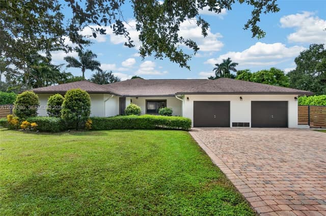 14390 SW 24th St, Davie FL 33325 - Davie, FL - Photo 3