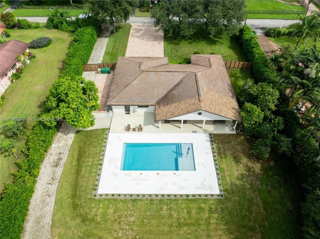 14390 SW 24th St, Davie FL 33325 - Davie, FL - Photo 4