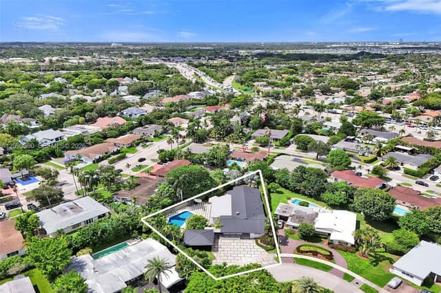 20100 NE 20th Ct, Miami FL 33179 - Miami, FL - Photo 5