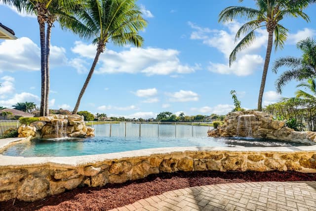 12537 Equine Lane, Wellington FL 33414 - Wellington, FL - Photo 2