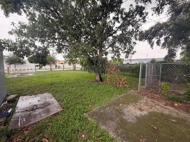 16000 NW 17th Ct, Miami Gardens FL 33054 - Miami Gardens, FL - Photo 6