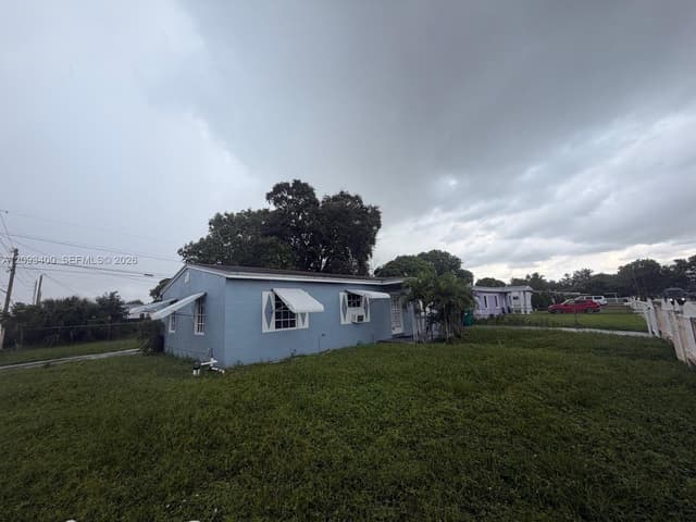 16000 NW 17th Ct, Miami Gardens FL 33054 - Miami Gardens, FL - Photo 3