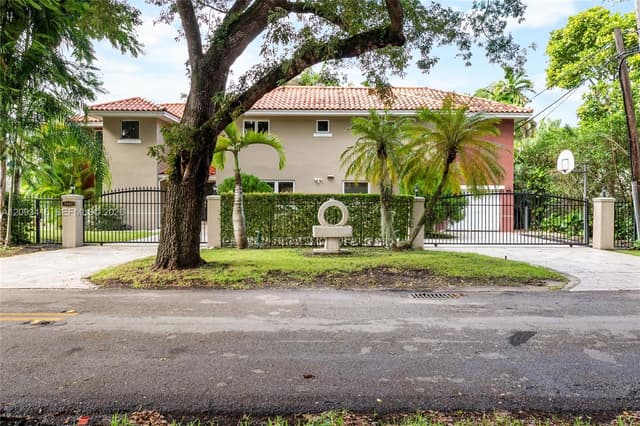 1543 Dorado Ave, Coral Gables FL 33146 - Coral Gables, FL - Photo 2