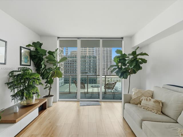 950 Brickell Bay Dr # 1208, Miami FL 33131 - Miami, FL - Photo 7