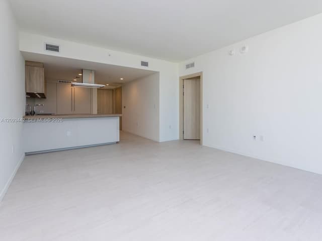 1000 Brickell Plz # 4104, Miami FL 33131 - Miami, FL - Photo 7