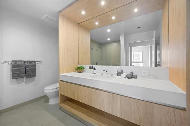 11 NE 6th St # 1111, Miami FL 33132 - Miami, FL - Photo 7