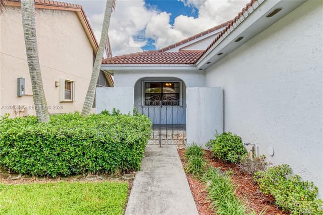 2156 Baton Rouge, Weston FL 33326 - Weston, FL - Photo 3