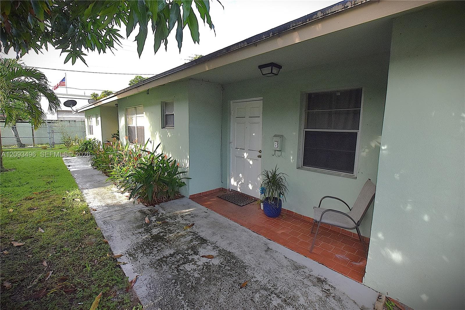 418 Conniston Rd, West Palm Beach FL 33405 - West Palm Beach, FL - Photo 1