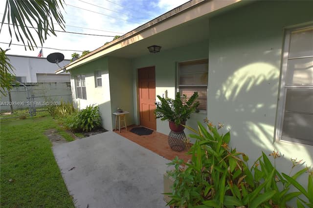 418 Conniston Rd, West Palm Beach FL 33405 - West Palm Beach, FL - Photo 4
