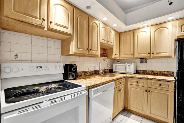 9414 S BELFORT Circle # 215, Tamarac FL 33321 - Tamarac, FL - Photo 4