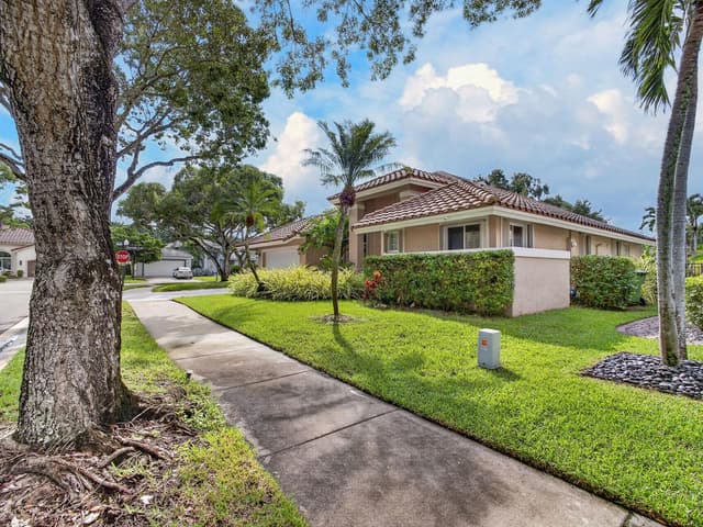 832 WATERVIEW Drive, Weston FL 33326 - Weston, FL - Photo 3