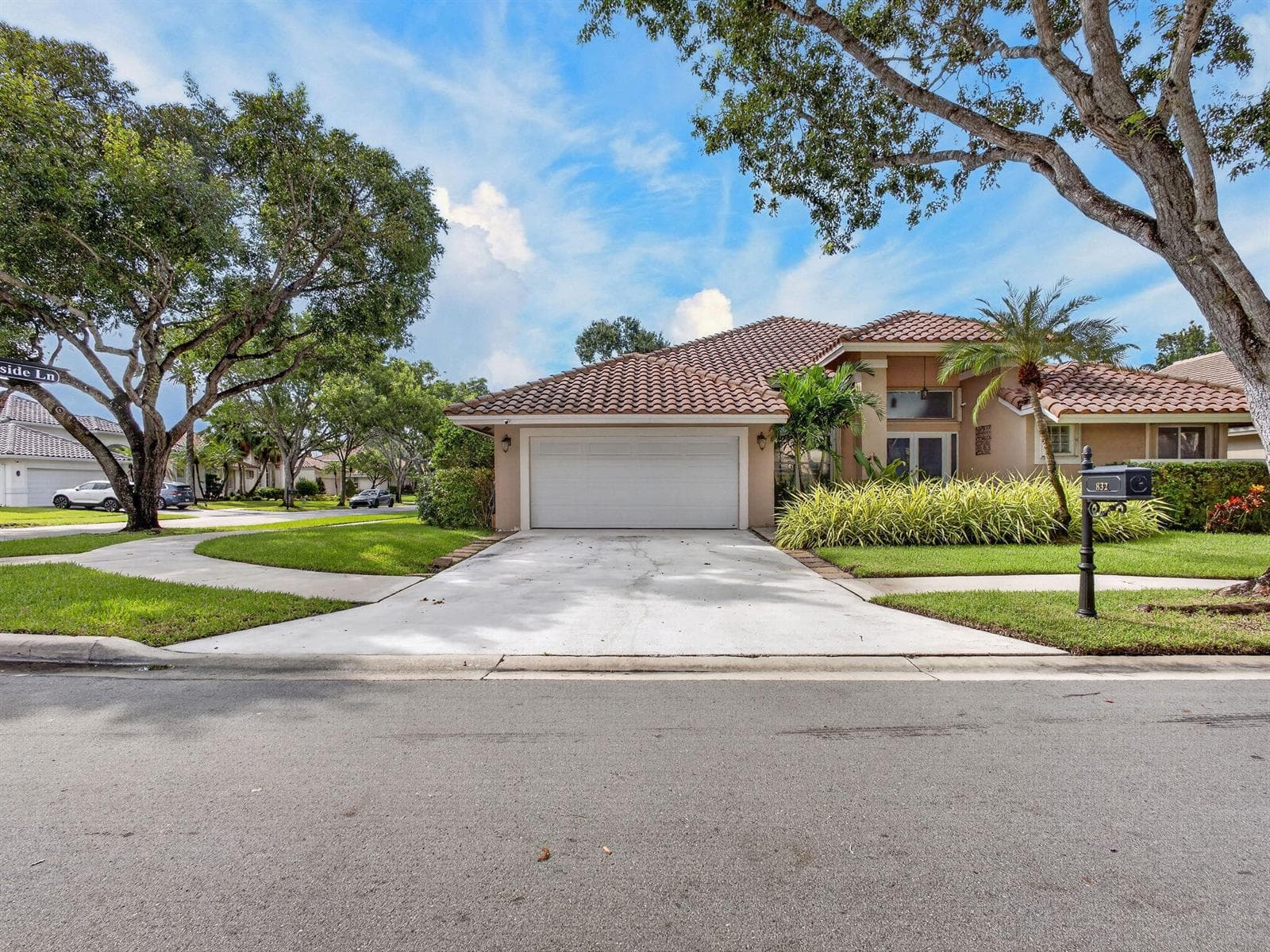 832 WATERVIEW Drive, Weston FL 33326 - Weston, FL - Photo 1