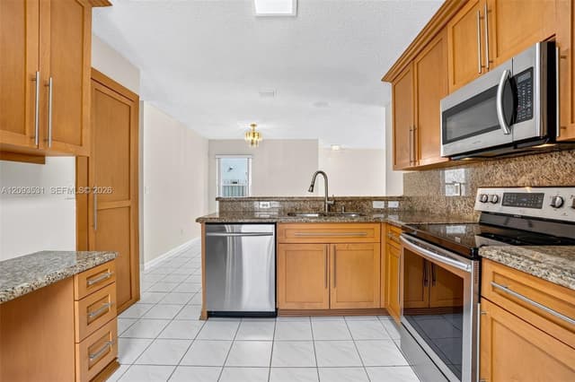 17736 SW 27th Ct, Miramar FL 33029 - Miramar, FL - Photo 6