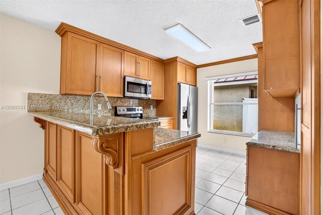 17736 SW 27th Ct, Miramar FL 33029 - Miramar, FL - Photo 7
