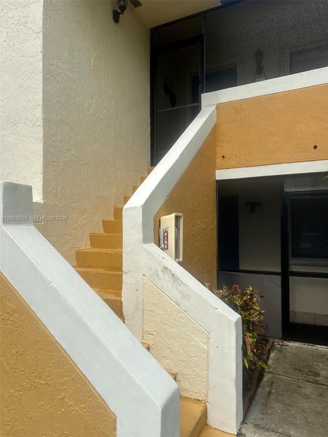 165 Lakeview Dr # 201, Weston FL 33326 - Weston, FL - Photo 2
