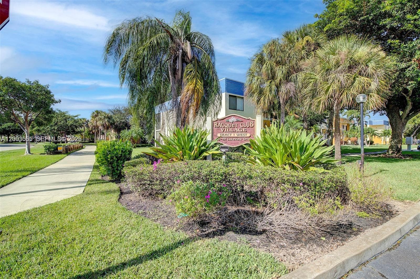 165 Lakeview Dr # 201, Weston FL 33326 - Weston, FL - Photo 1