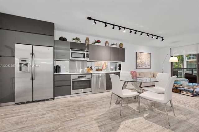 31 SE 6th St # 304, Miami FL 33131 - Miami, FL - Photo 3