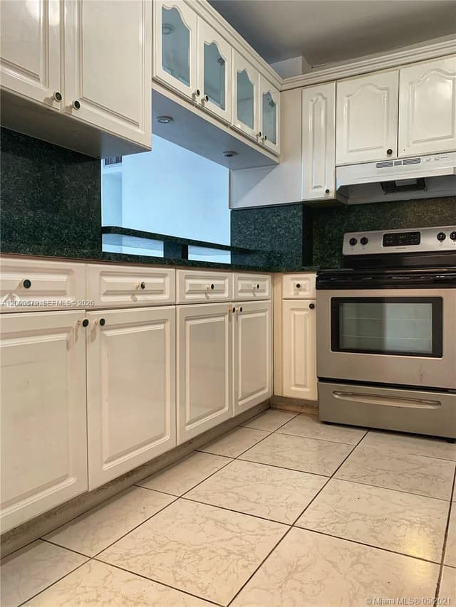 1325 W 68th St # 514, Hialeah FL 33014 - Hialeah, FL - Photo 6