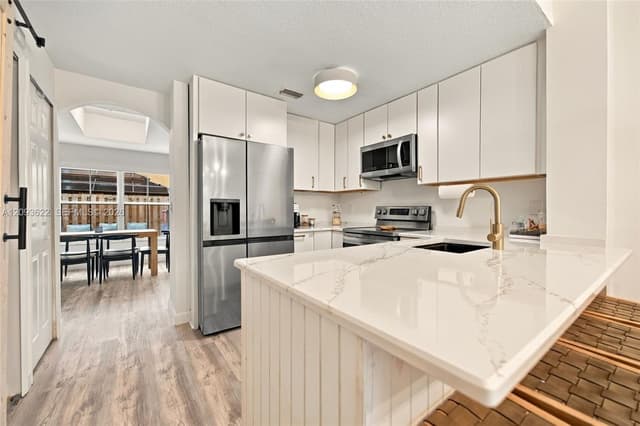 8531 NW 139th Ter # 1406, Miami Lakes FL 33016 - Miami Lakes, FL - Photo 2