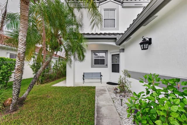 18577 NW 19th St, Pembroke Pines FL 33029 - Pembroke Pines, FL - Photo 5