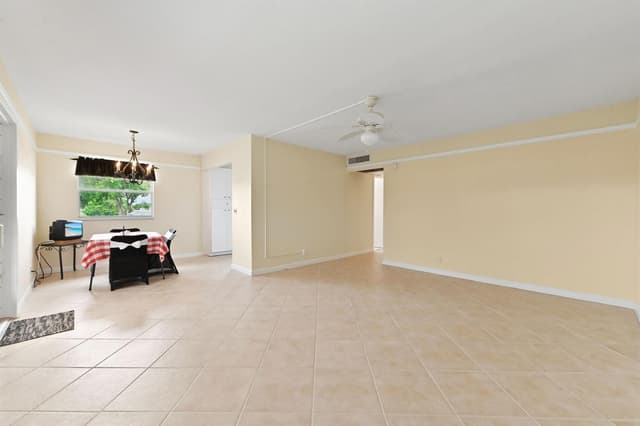 192 Monaco D, Delray Beach FL 33446 - Delray Beach, FL - Photo 5