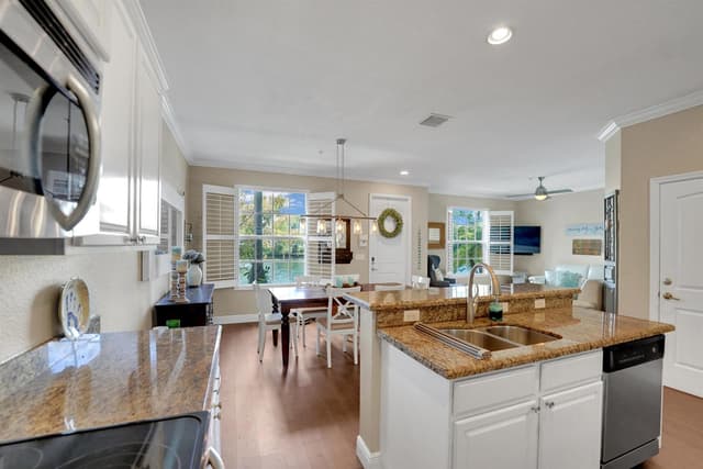 243 SW 7th Street, Pompano Beach FL 33060 - Pompano Beach, FL - Photo 7