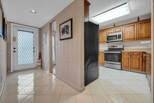 15074 WITNEY Road # 205, Delray Beach FL 33484 - Delray Beach, FL - Photo 2