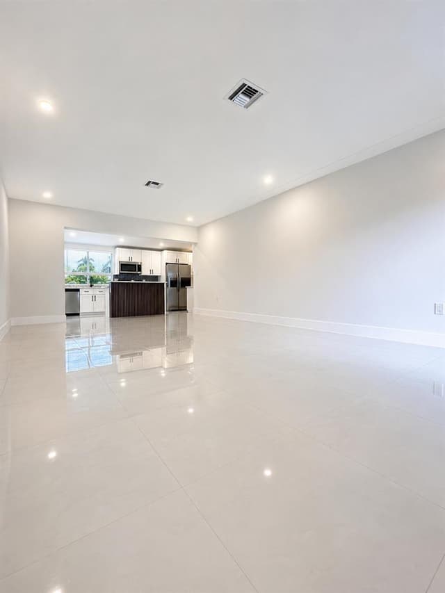 345 PINEHURST Road, Palm Springs FL 33461 - Palm Springs, FL - Photo 2