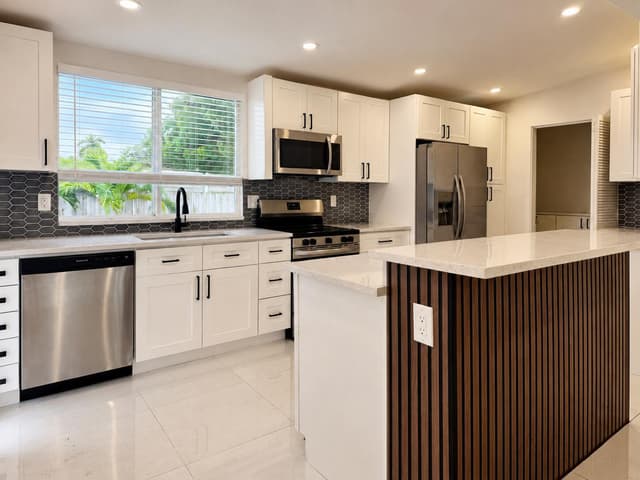 345 PINEHURST Road, Palm Springs FL 33461 - Palm Springs, FL - Photo 5