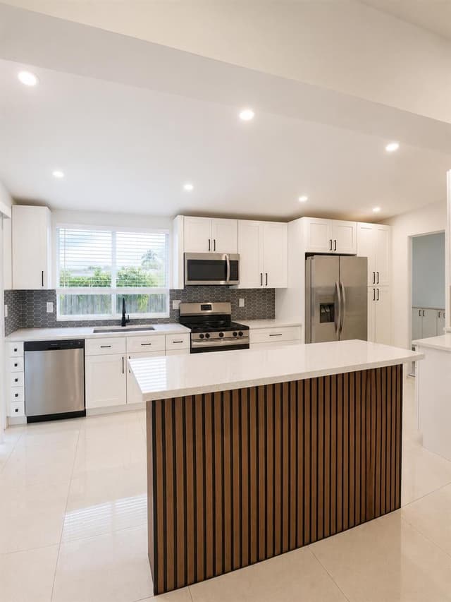 345 PINEHURST Road, Palm Springs FL 33461 - Palm Springs, FL - Photo 4