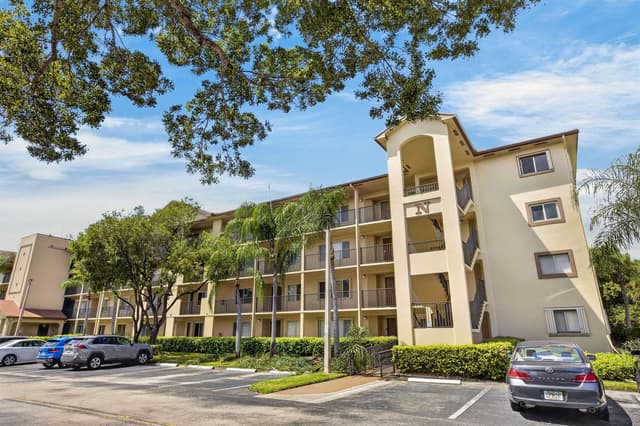 800 SW 142nd Avenue # 411N, Pembroke Pines FL 33027 - Pembroke Pines, FL - Photo 3