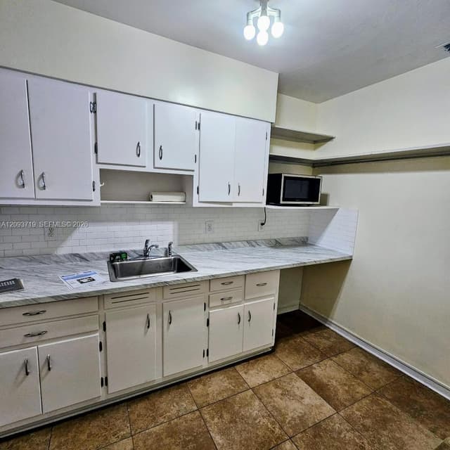 1051 SW 72nd Ct, Miami FL 33144 - Miami, FL - Photo 7